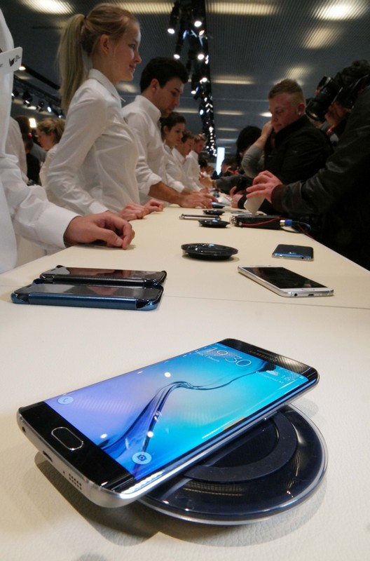 Beautifully Crafted from Metal and Glass, Samsung Galaxy S6 and Galaxy S6 edge Define What’s Next in Mobility
